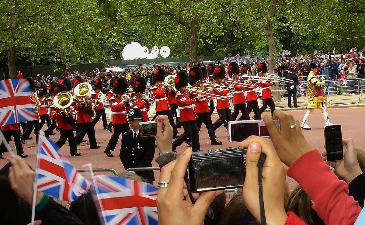Band of the Coldstream Guards - hier klicken Band of the Coldstream Guards - hier klicken
